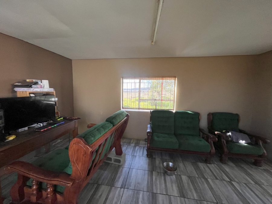 5 Bedroom Property for Sale in Levins Estate Free State